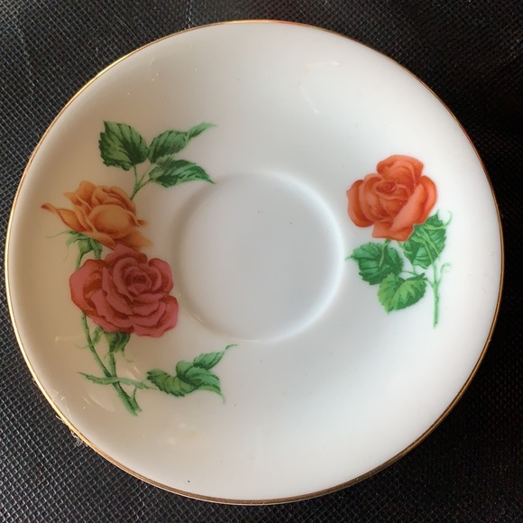 Tea cup n saucer - Picture 2 of 4